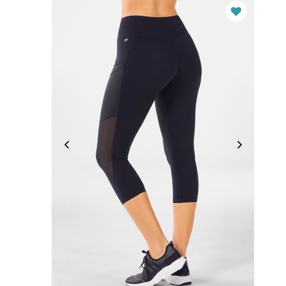 NWT Fabletics | Trinity Mid-Rise Pocket Crop size S - Picture 2 of 4